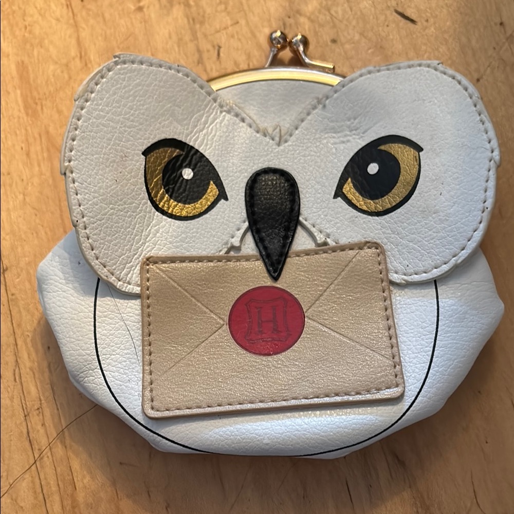 Harry Potter Hedwig Elegant White Coin Purse with Gold Clasp EUC